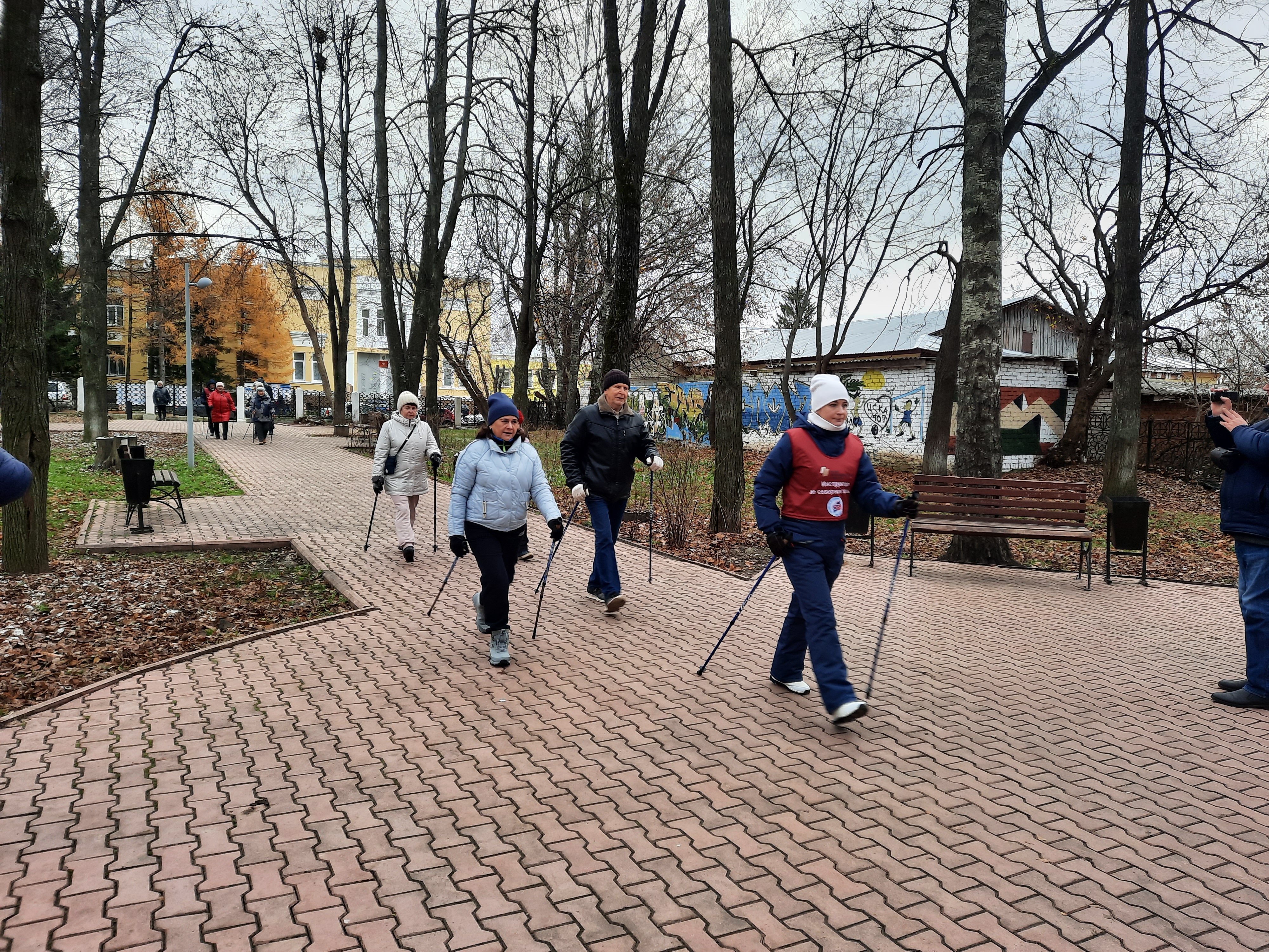 Открытые тренировки (мастер-классы) по северной ходьбе в г. Приволжск. |  07.11.2022 | Новости Приволжска - БезФормата